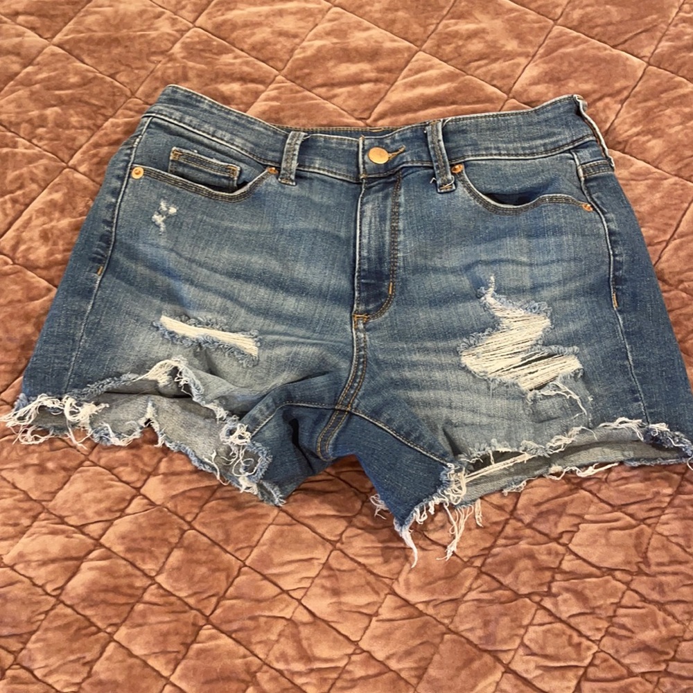 Universal Thread junior Girl jean shorts size 4/27